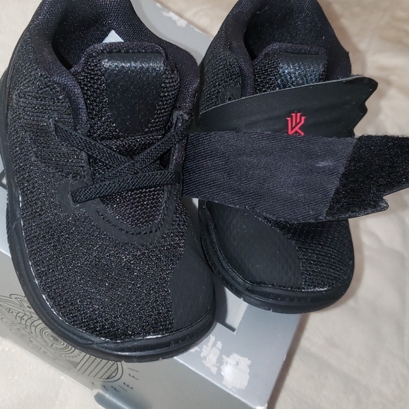 Infant kyrie 5 shoes - Picture 4 of 10